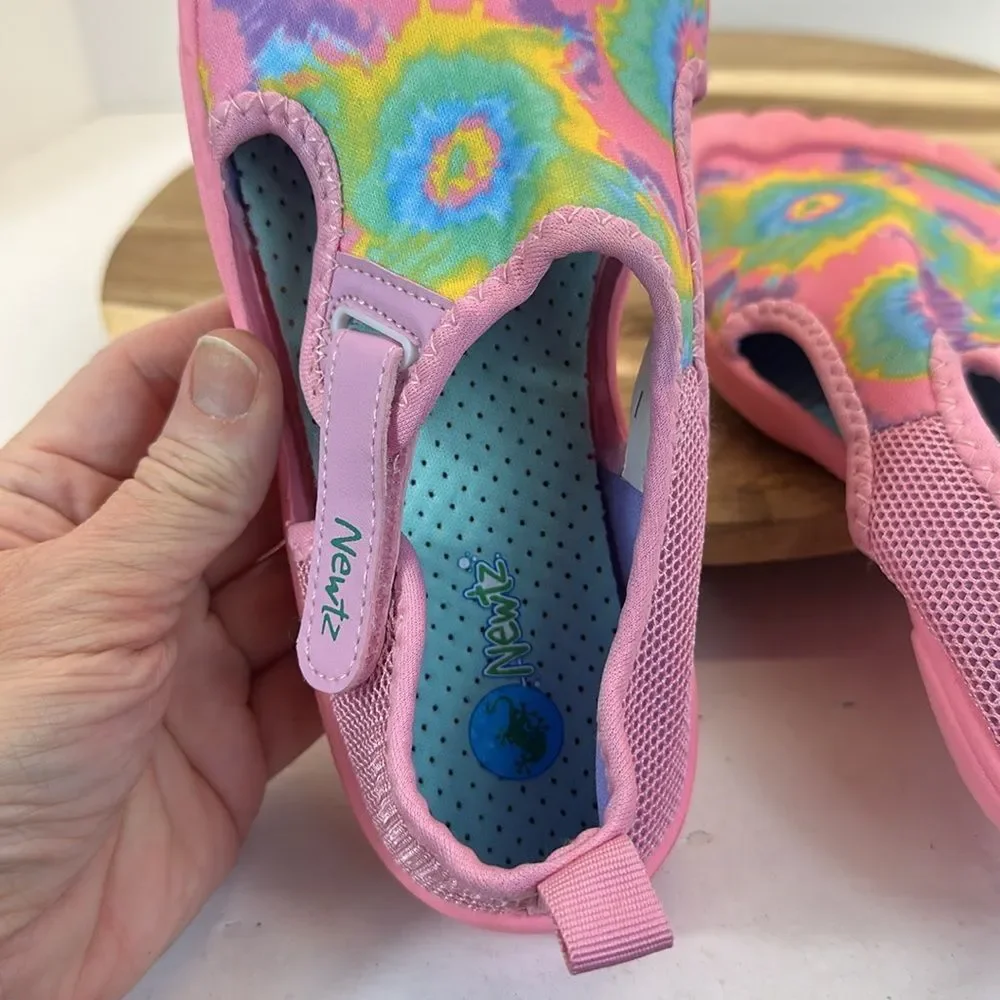 NEWTZ Girls Pink Tie Dye Water Shoes 2 3